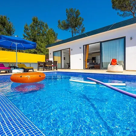 Nilo - Kalkan'da 2+1 Muhafazakar Tatil Villasi Kaş