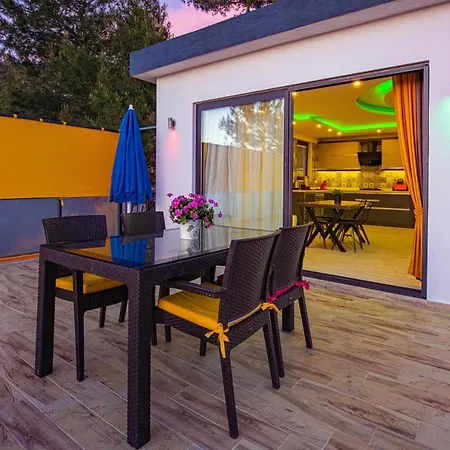 Appartement Nilo - Kalkan'da 2+1 Muhafazakar Tatil Villasi